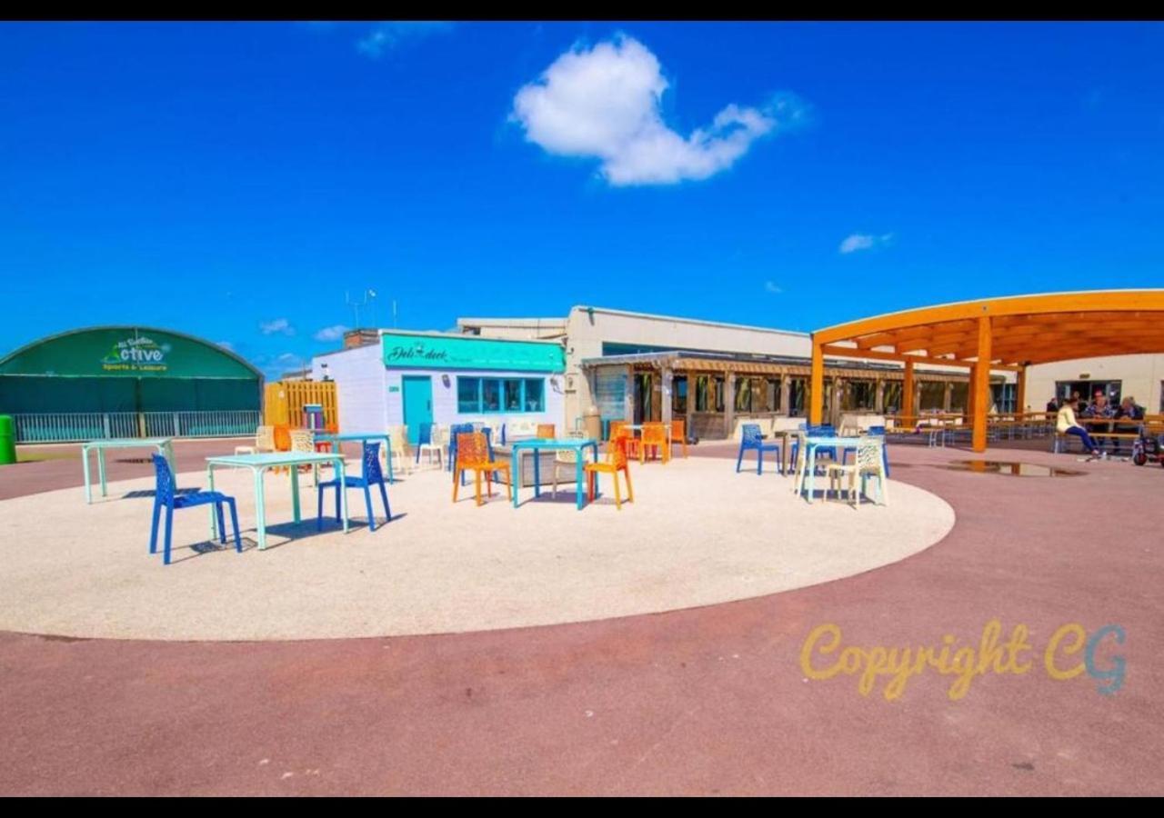 Mp768 - Camber Sands Holiday Park - Huge Lodge - Small Dog Friendly - Sleeps 8 Luaran gambar