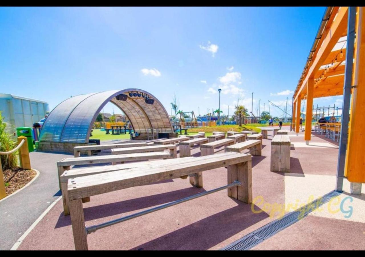 Mp768 - Camber Sands Holiday Park - Huge Lodge - Small Dog Friendly - Sleeps 8 Luaran gambar