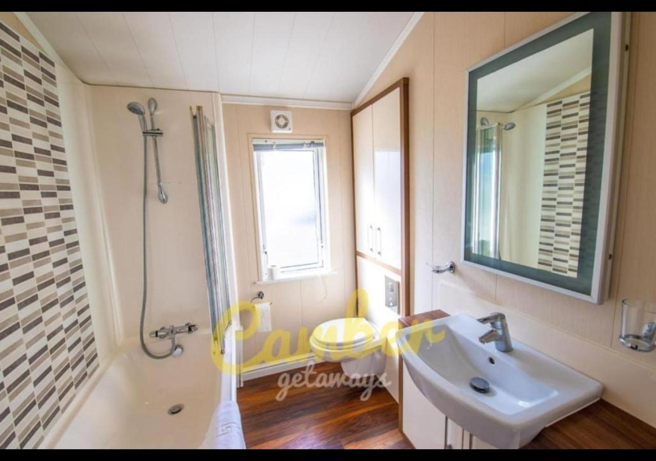 Mp768 - Camber Sands Holiday Park - Huge Lodge - Small Dog Friendly - Sleeps 8 Luaran gambar